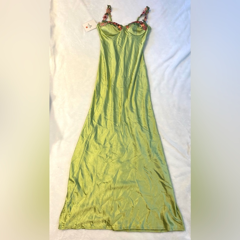 NWT Realtix Elegant Green Satin Dress - Picture 6 of 13
